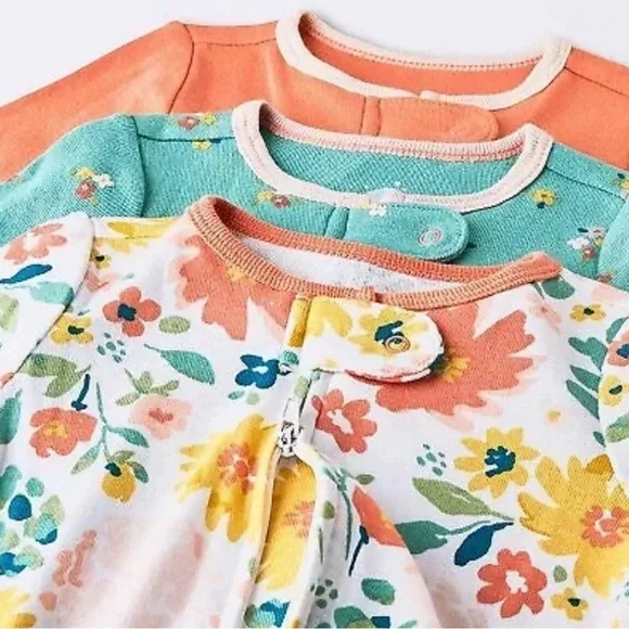 Baby 16-Piece Clothing Set - Floral and Solid Colors - Picture 4 of 7